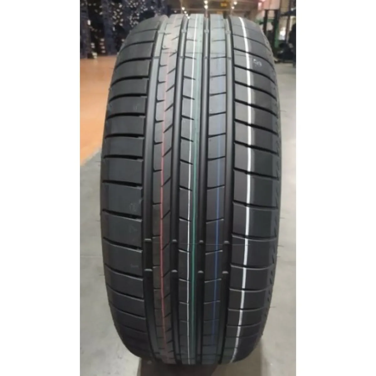 Pneumatico Off Road Bridgestone T005AD TURANZA 235/55VR18