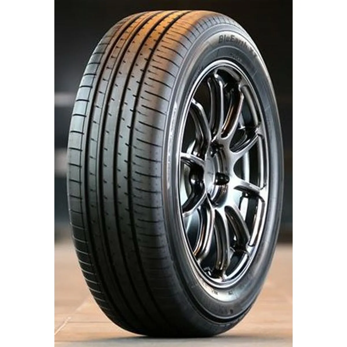 Pneumatico Off Road Yokohama BLUEARTH-XT AE61 255/45WR20