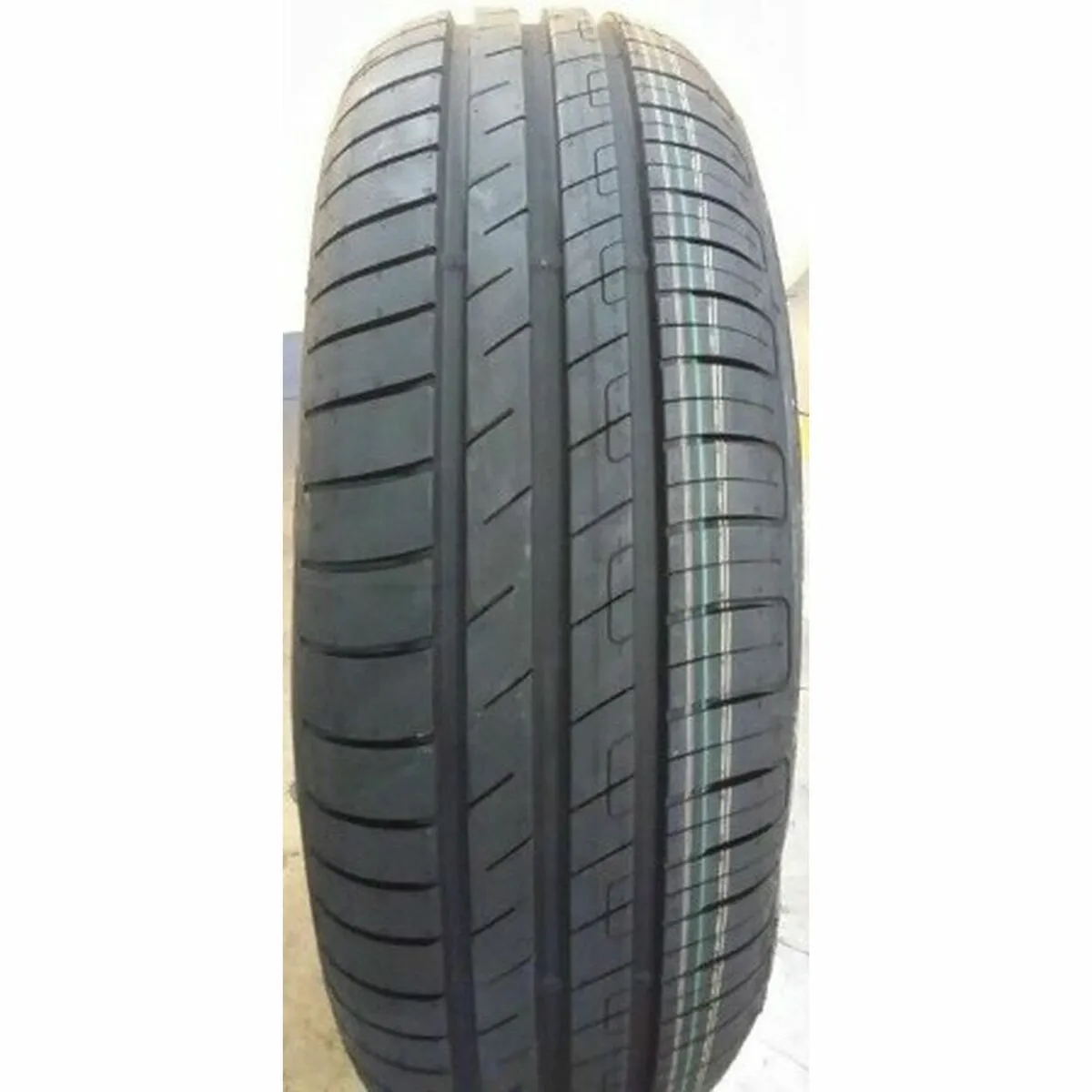 Pneumatici Auto Goodyear EFFICIENTGRIP PERFORMANCE 185/60HR14